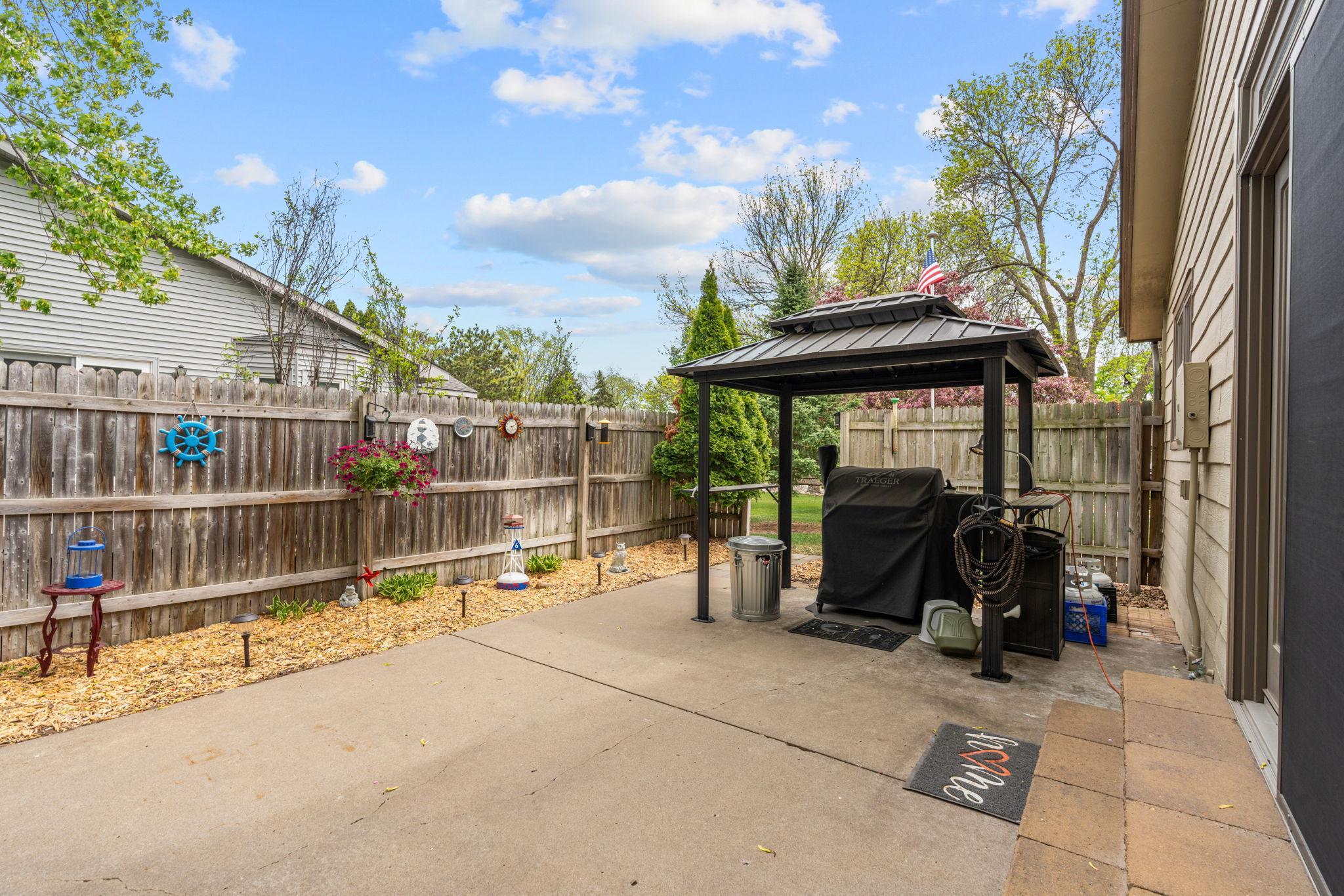 6-web-or-mls-2969 120th Ave NW-6.jpg