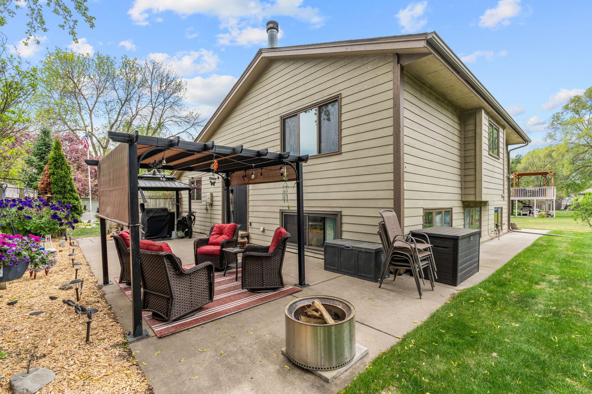 9-web-or-mls-2969 120th Ave NW-9.jpg