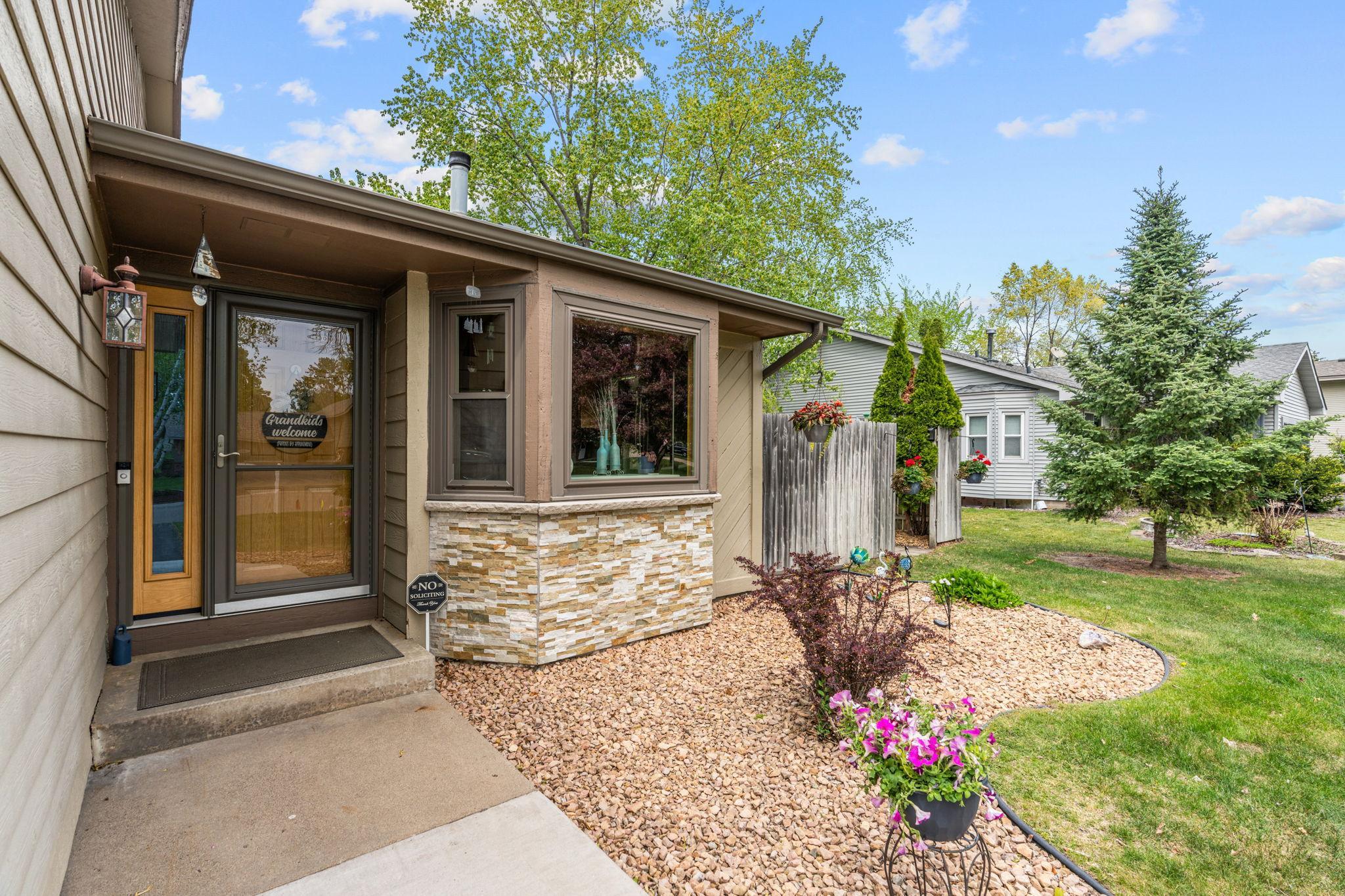 5-web-or-mls-2969 120th Ave NW-5.jpg