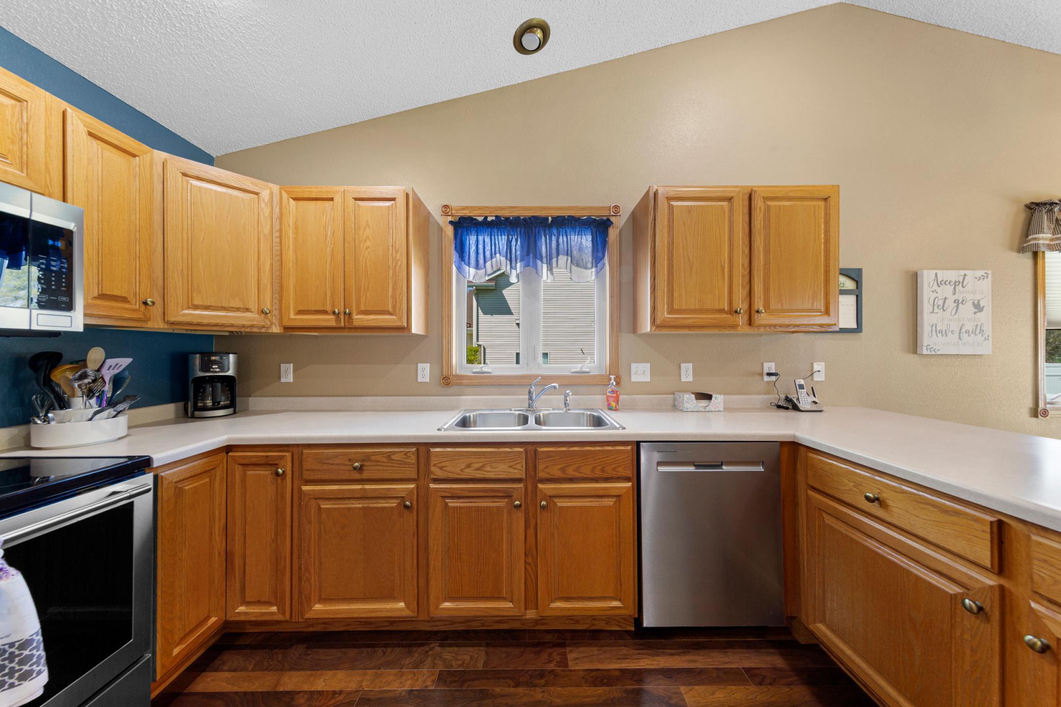 17 kitchen.jpg