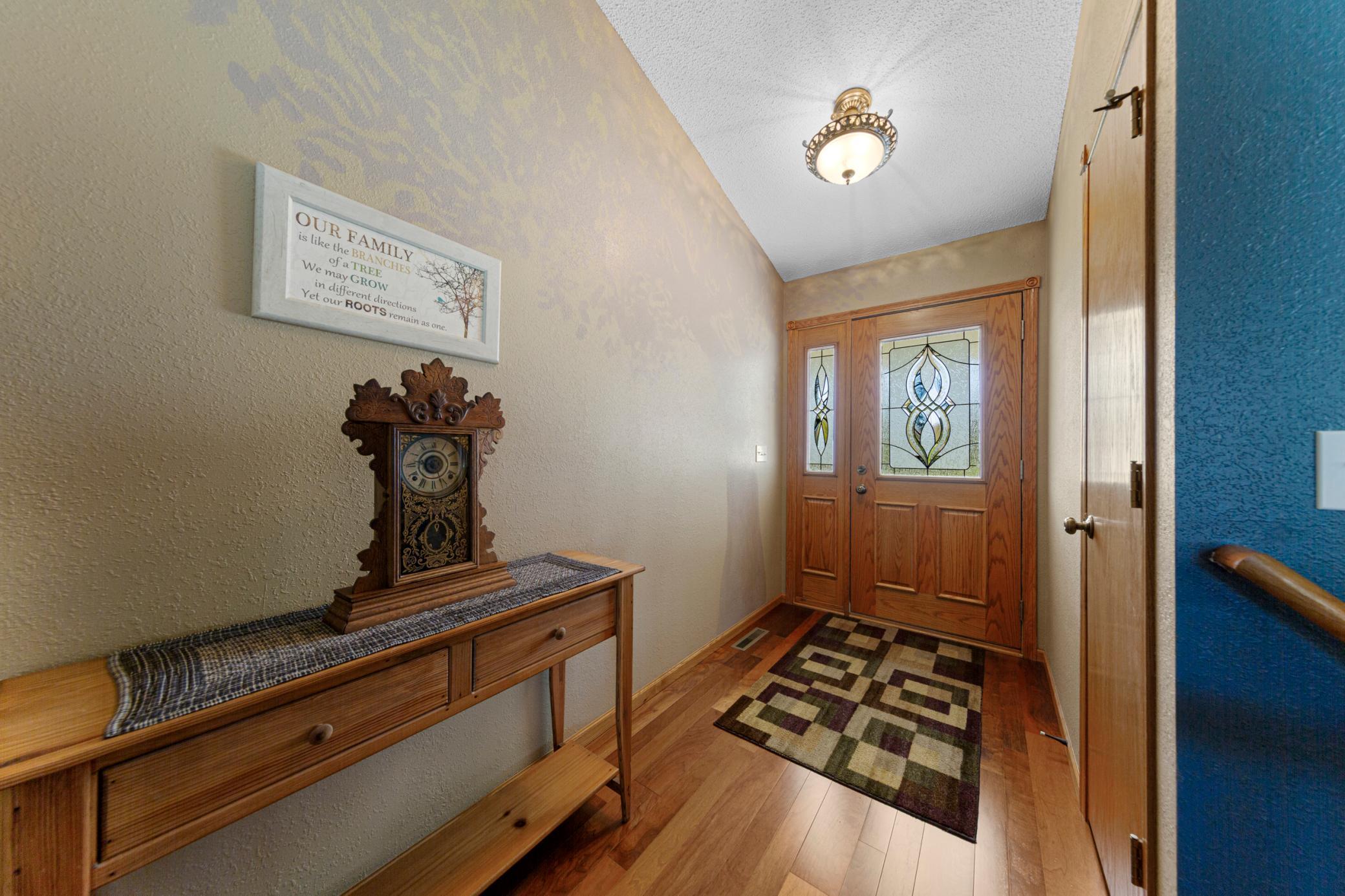 11 entry_foyer.jpg