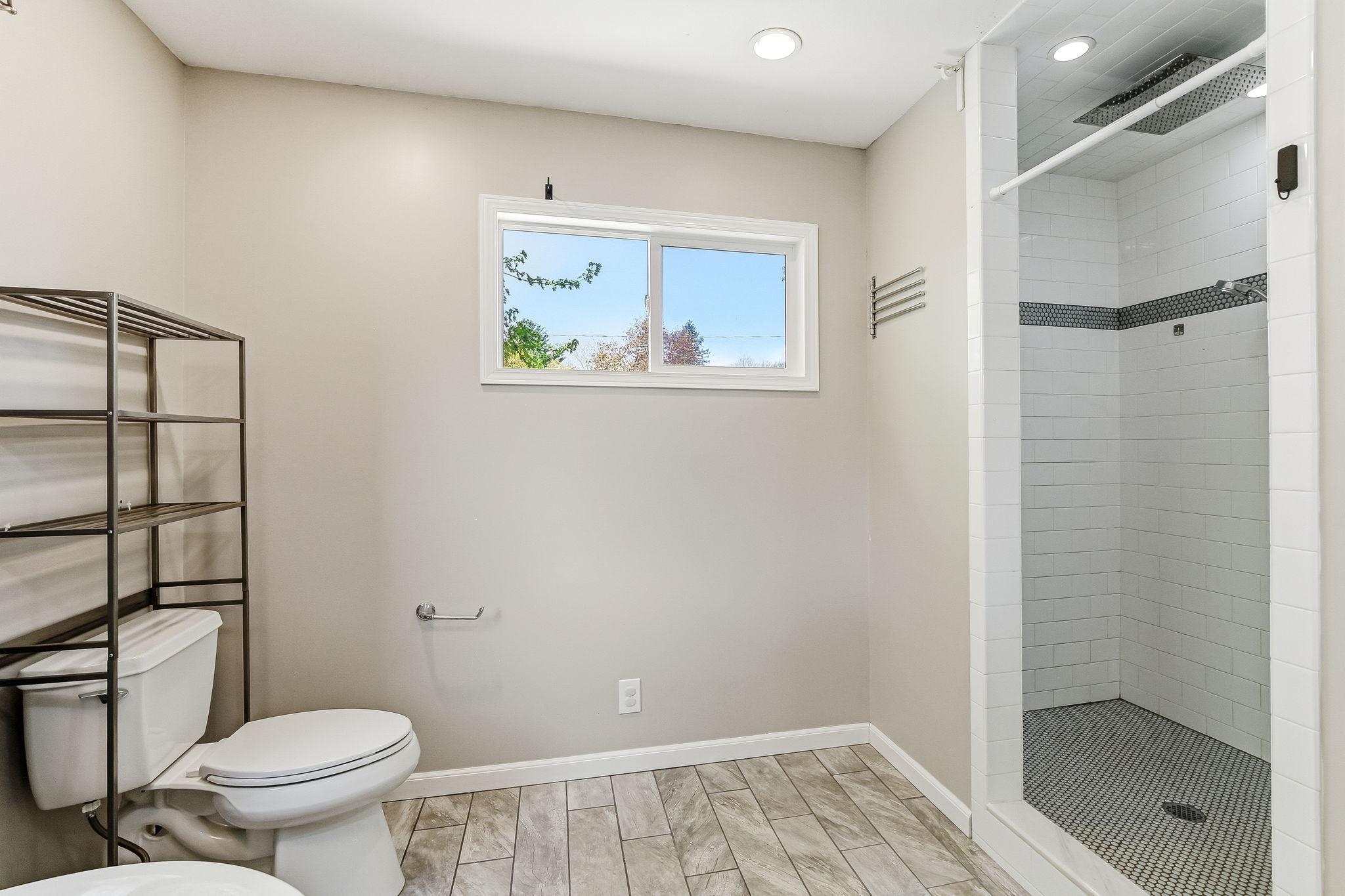 Primary shower with rain forest system
