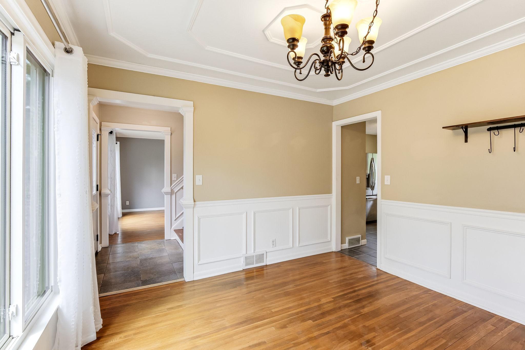 Dining room to entry