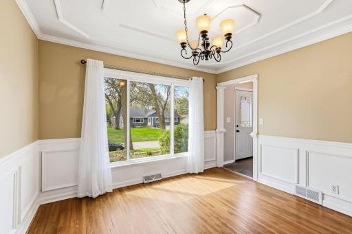 16304 Temple Drive, Minnetonka, MN 55345