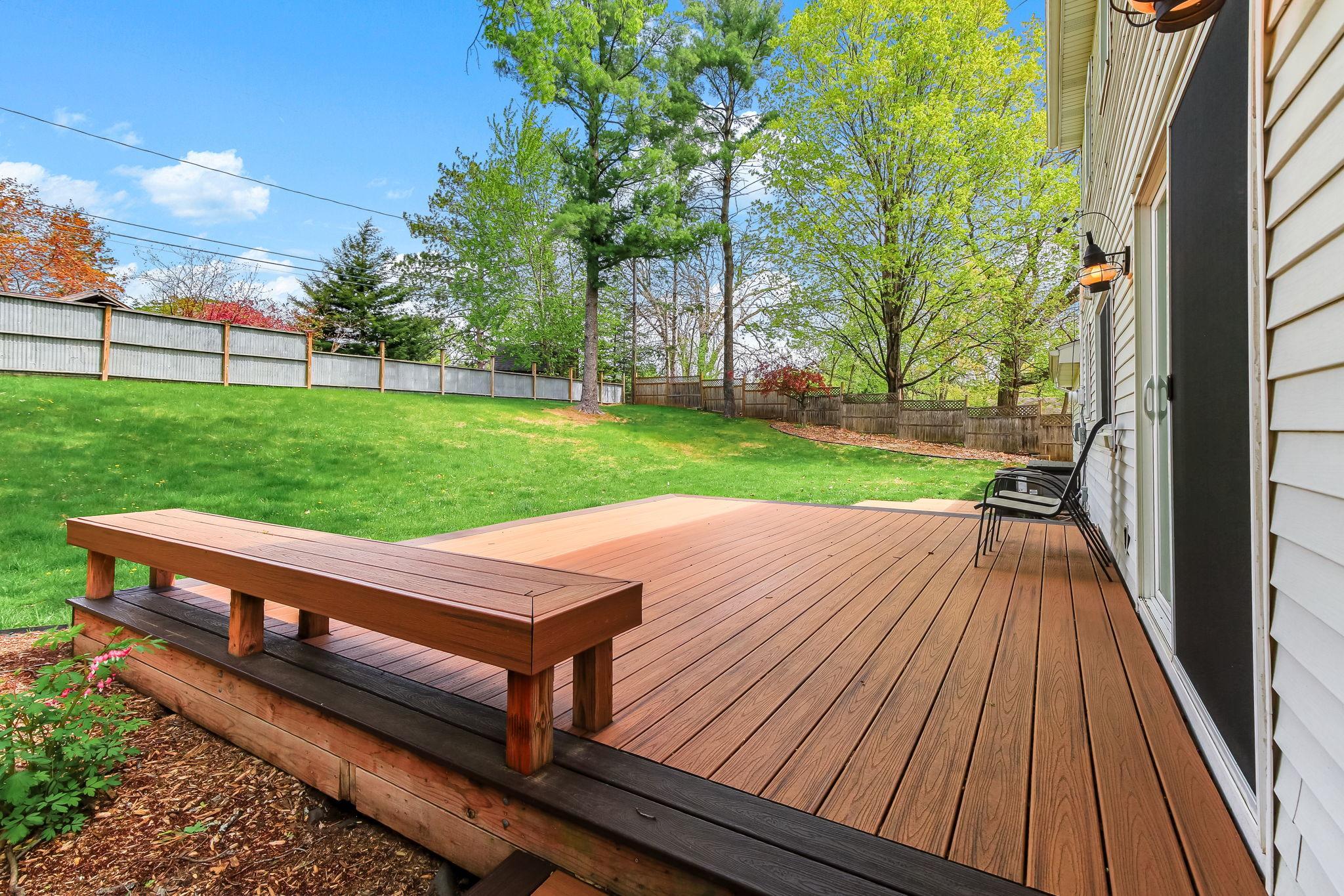 Deckvery private back yard