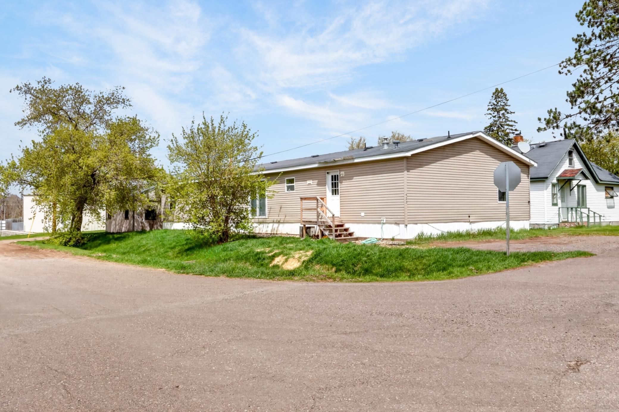 425 6th Ave W., Floodwood