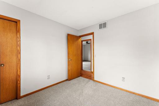 1895 Deer Hills Trail, Saint Paul, MN 55122
