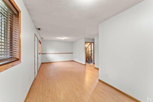 1895 Deer Hills Trail, Saint Paul, MN 55122