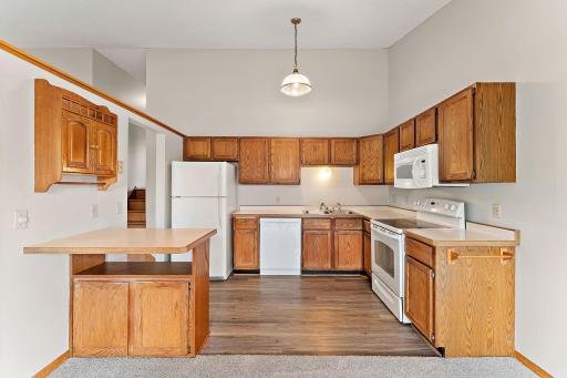 1895 Deer Hills Trail, Saint Paul, MN 55122