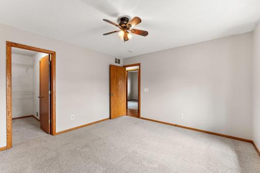 1895 Deer Hills Trail, Saint Paul, MN 55122