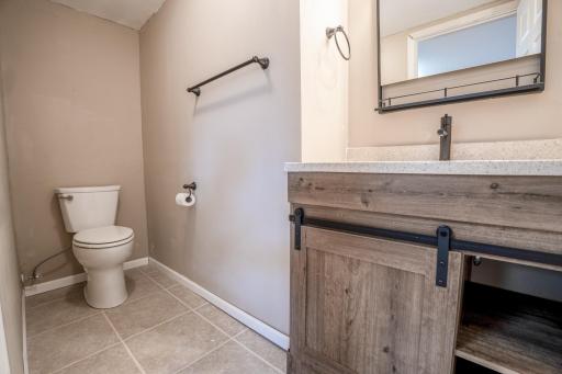 211 Valley View Drive SE, Willmar, MN 56201