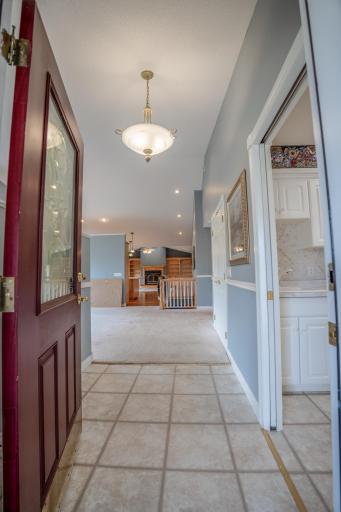 211 Valley View Drive SE, Willmar, MN 56201