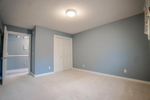 211 Valley View Drive SE, Willmar, MN 56201