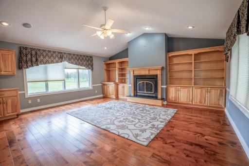 211 Valley View Drive SE, Willmar, MN 56201