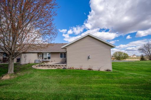 211 Valley View Drive SE, Willmar, MN 56201