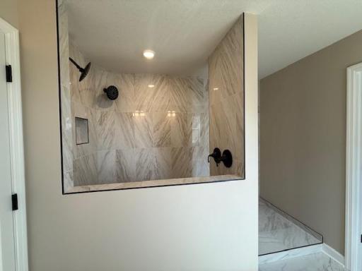 (Photo of a similar home, actual finishes may vary)