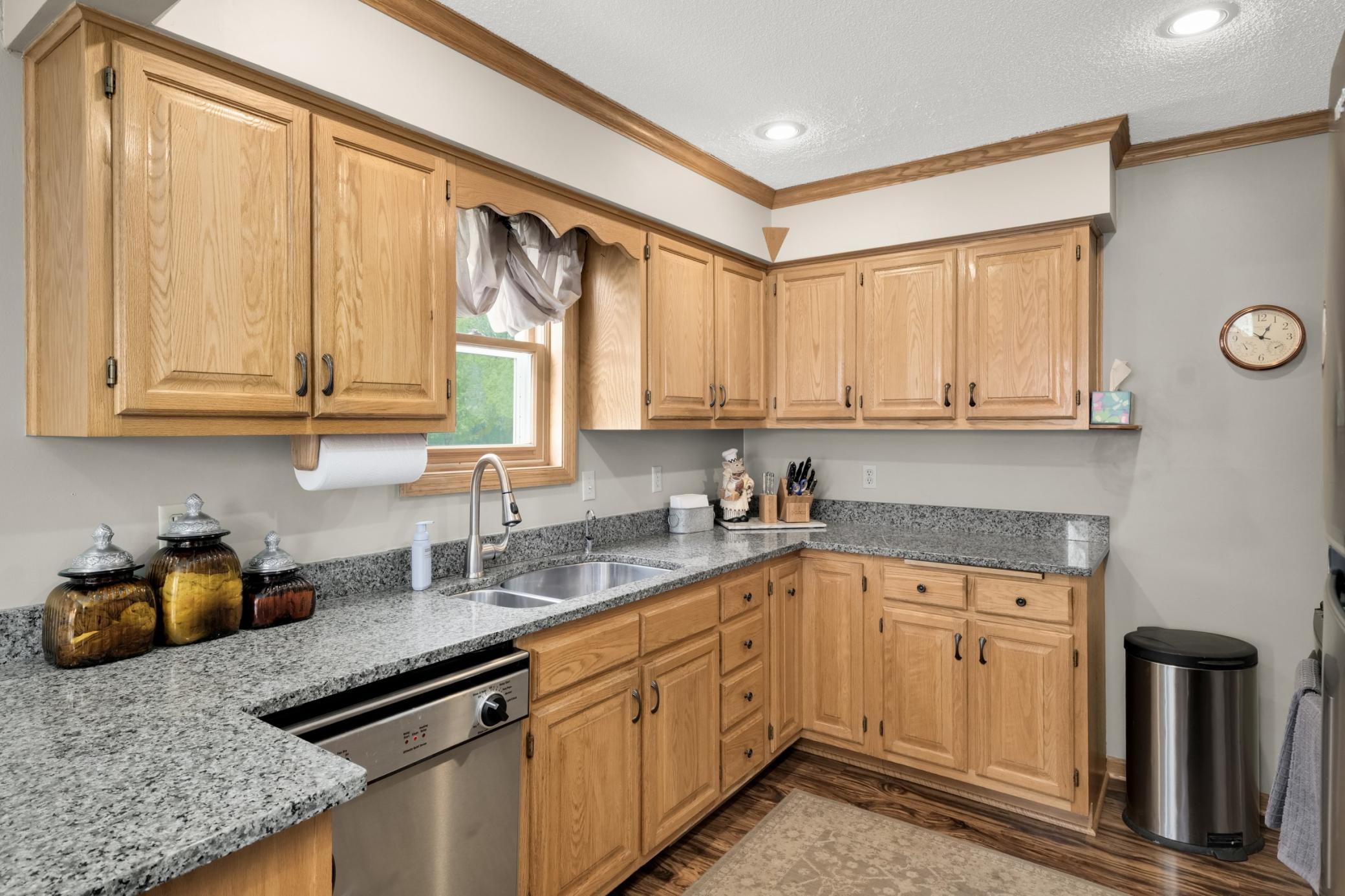 Stainless appliances, granite counters and recessed lighting