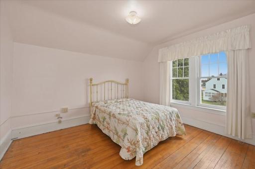 1907 E 4th Street, Superior, WI 54880