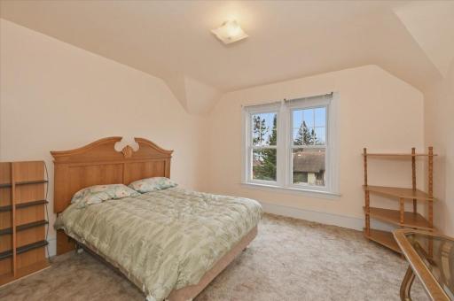 1907 E 4th Street, Superior, WI 54880