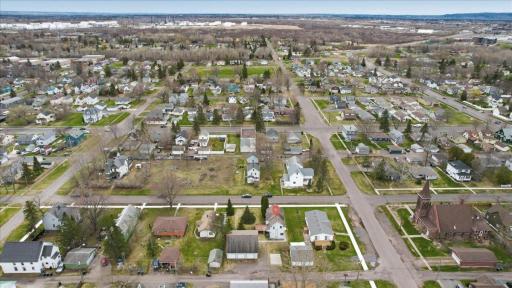 1907 E 4th Street, Superior, WI 54880