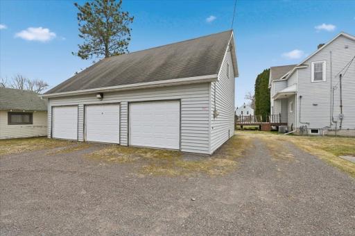 1907 E 4th Street, Superior, WI 54880