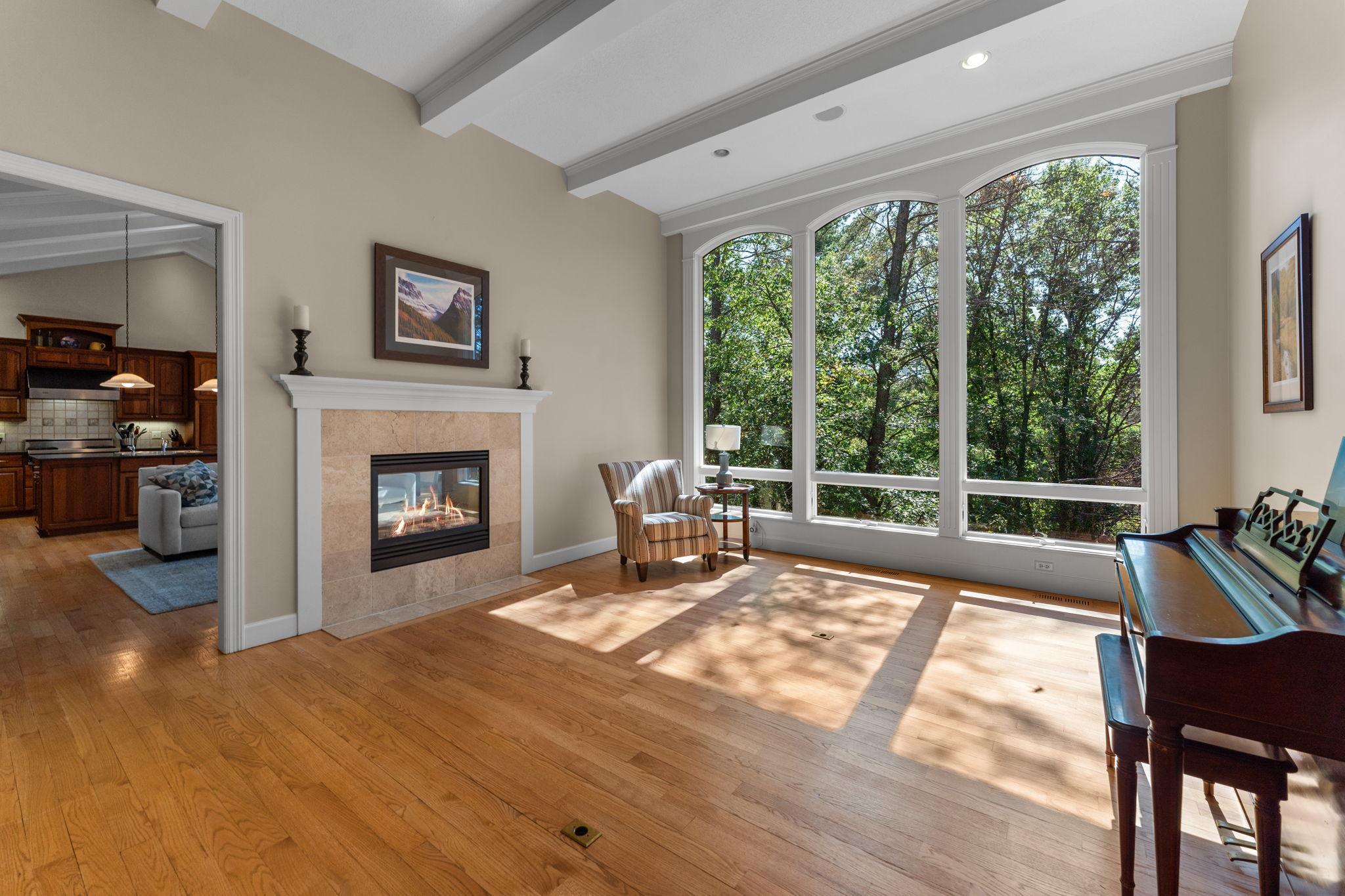17-web-or-mls-8917 Joliet Ave N-160.jpg