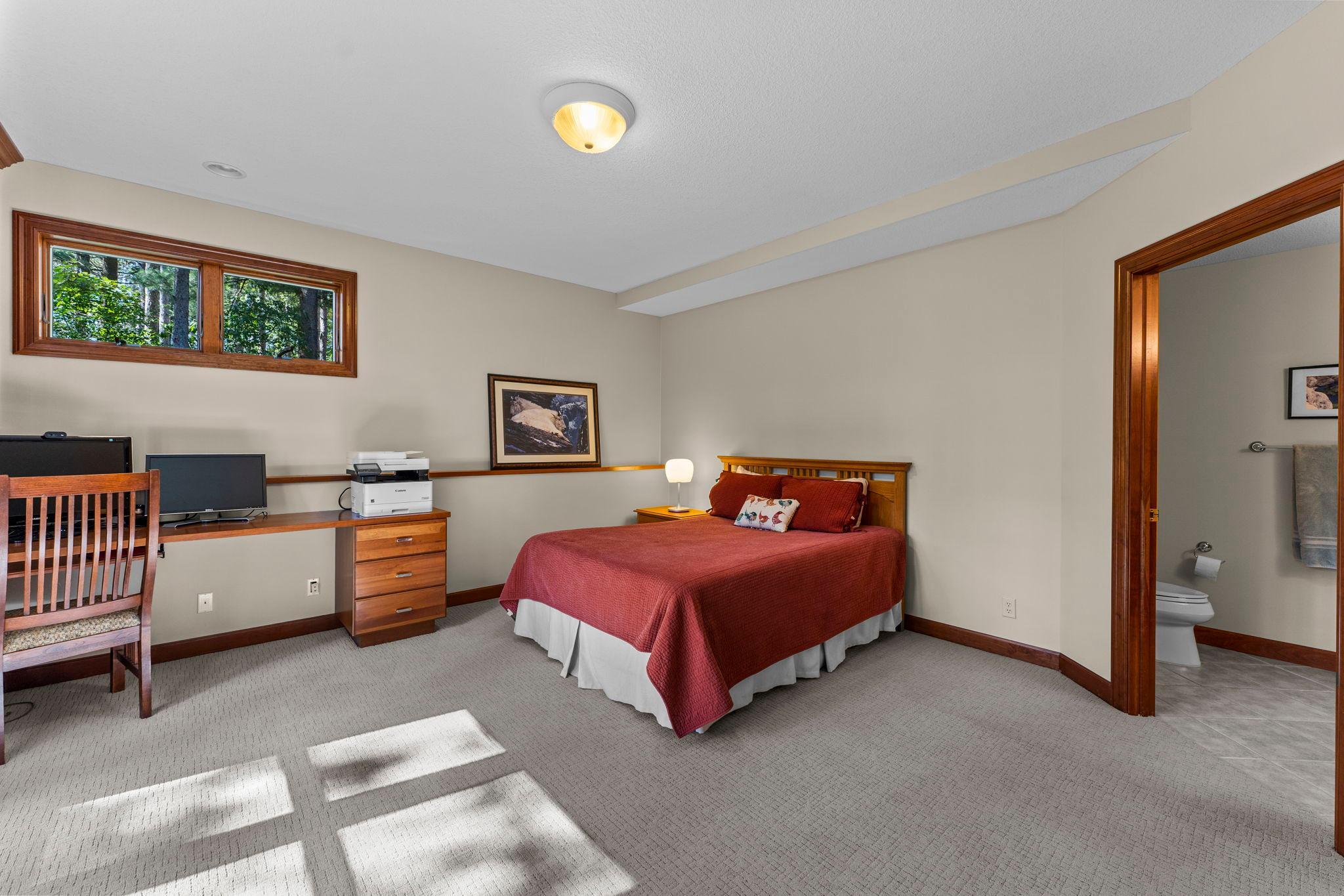 LL BR - ensuite