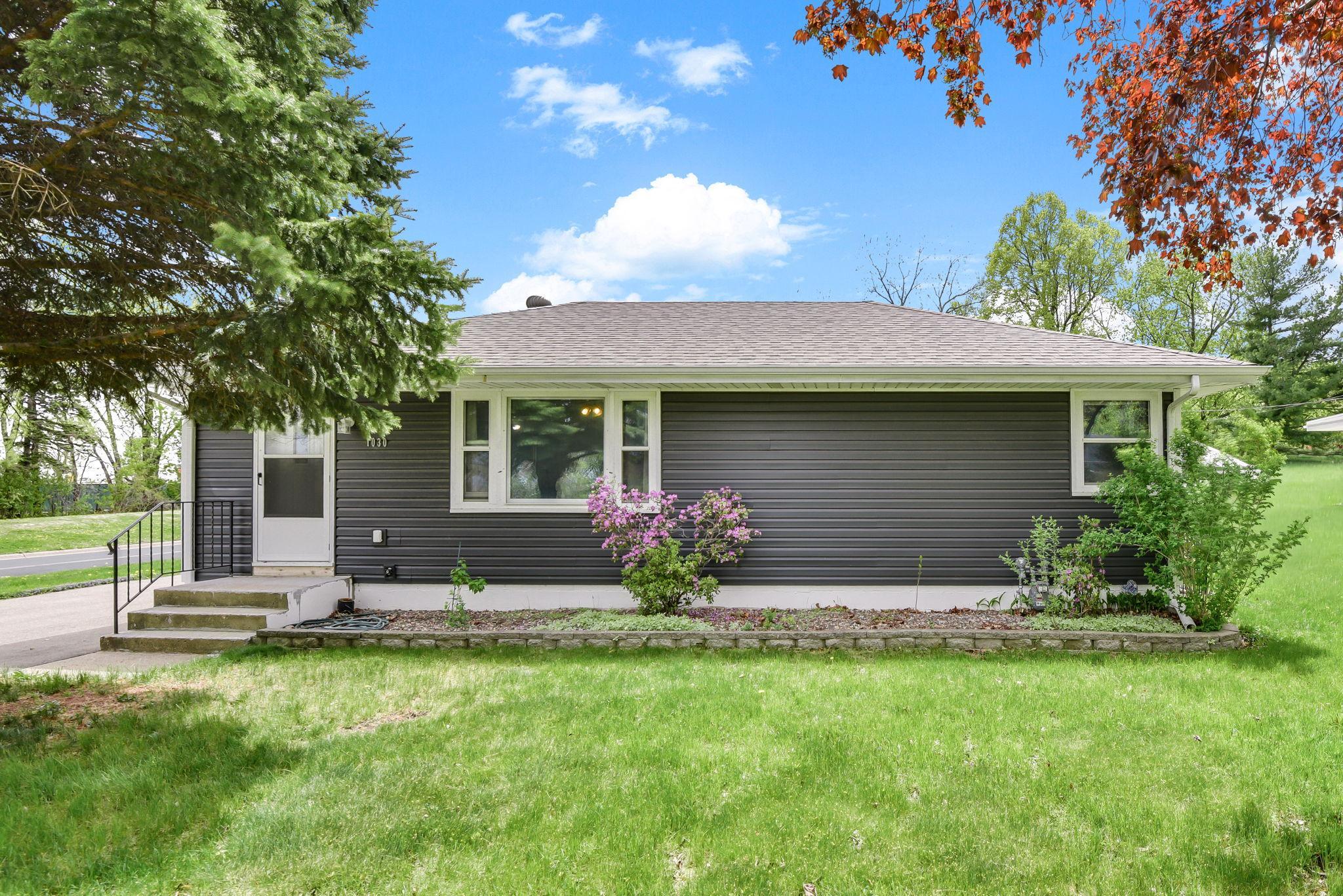 1-web-or-mls-1030-Kenneth-St-01.jpg