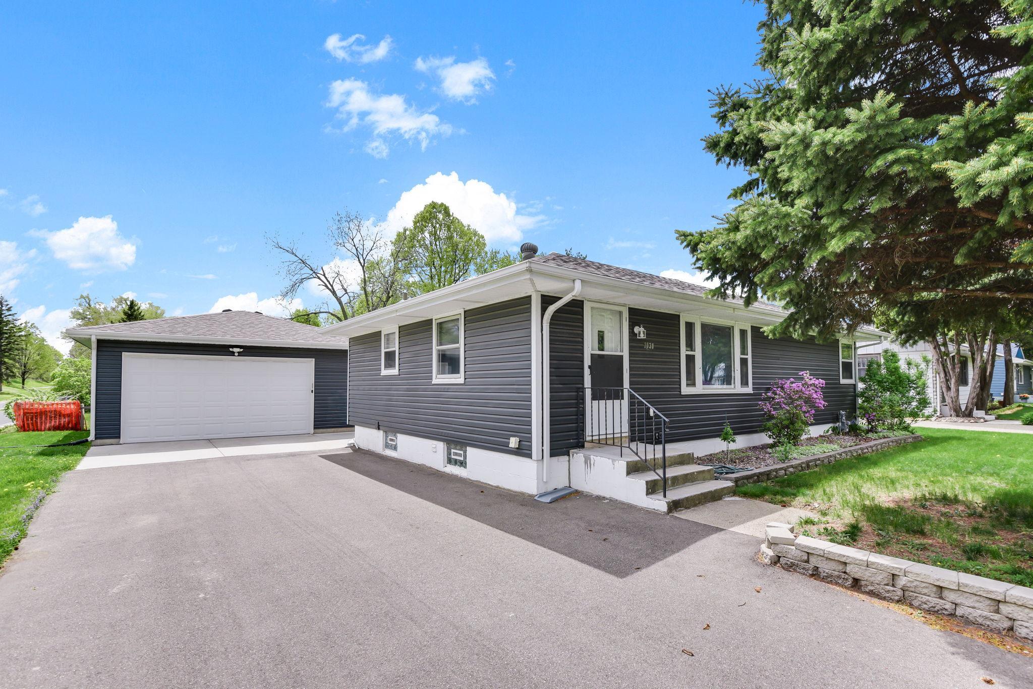 2-web-or-mls-1030-Kenneth-St-02.jpg