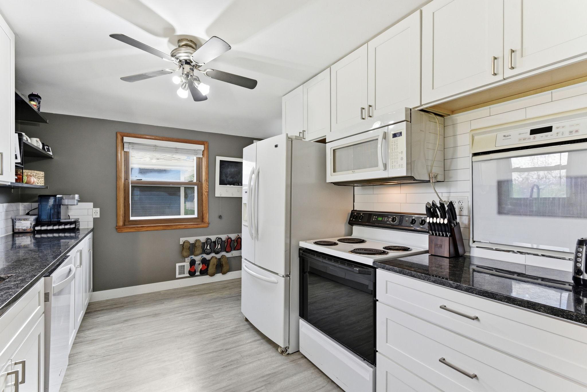 13-web-or-mls-1030-Kenneth-St-13.jpg