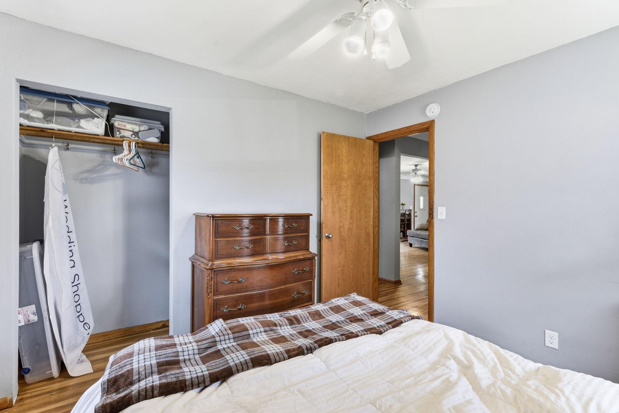 17-web-or-mls-1030-Kenneth-St-17.jpg