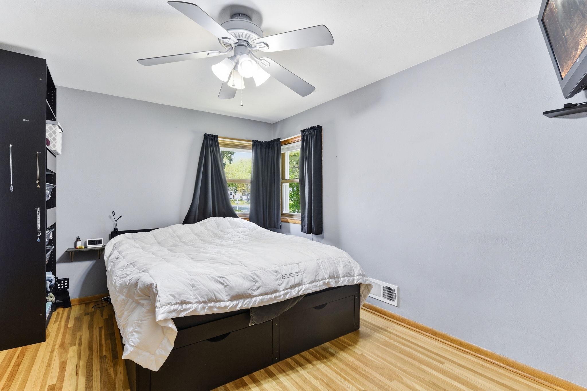 18-web-or-mls-1030-Kenneth-St-18.jpg