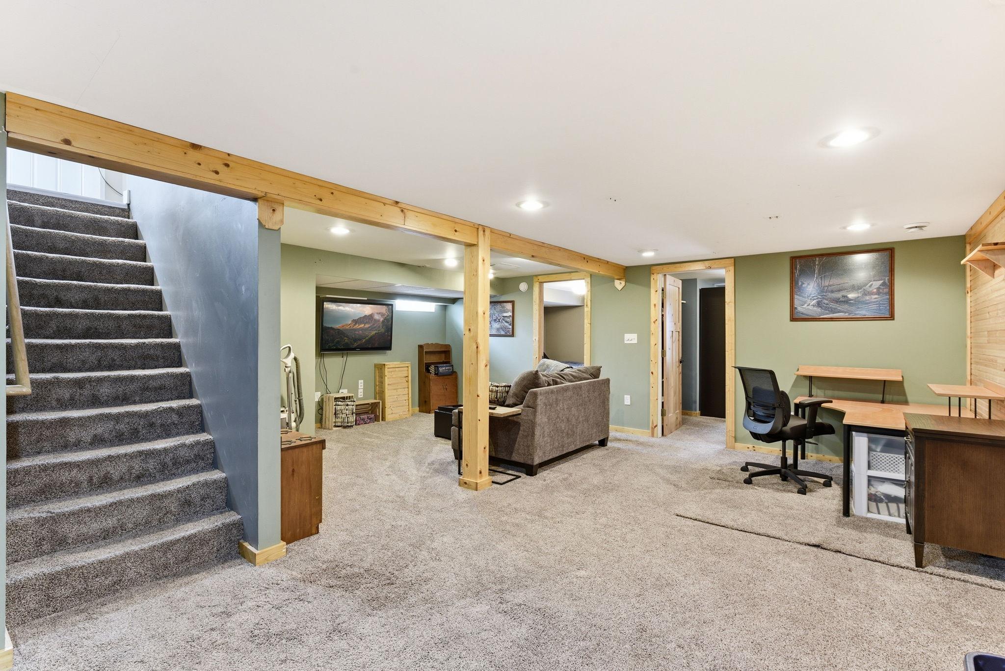 23-web-or-mls-1030-Kenneth-St-23.jpg