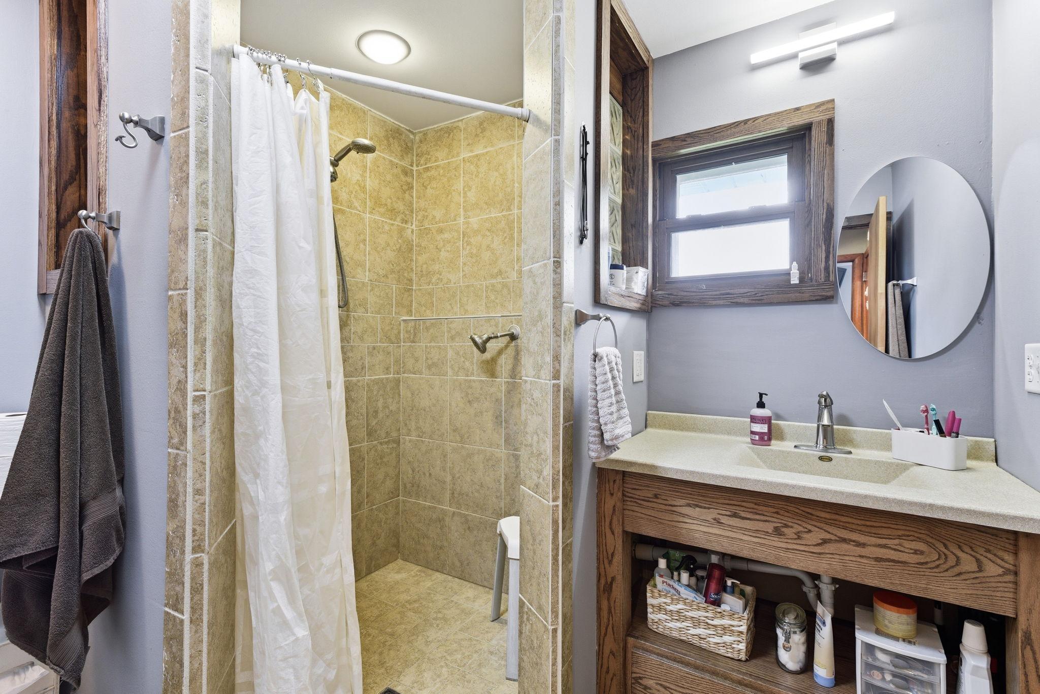 20-web-or-mls-1030-Kenneth-St-20.jpg