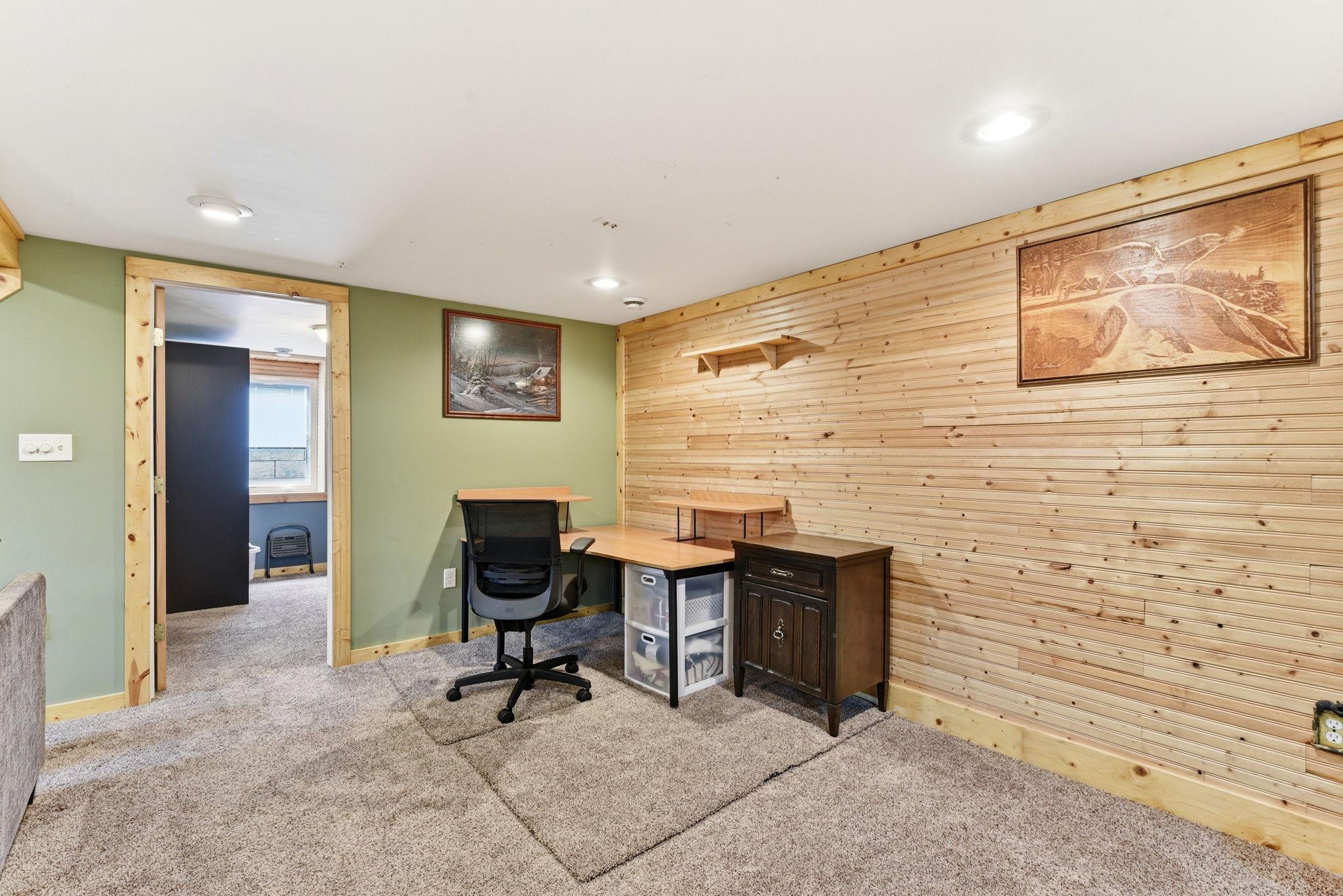 24-web-or-mls-1030-Kenneth-St-24.jpg