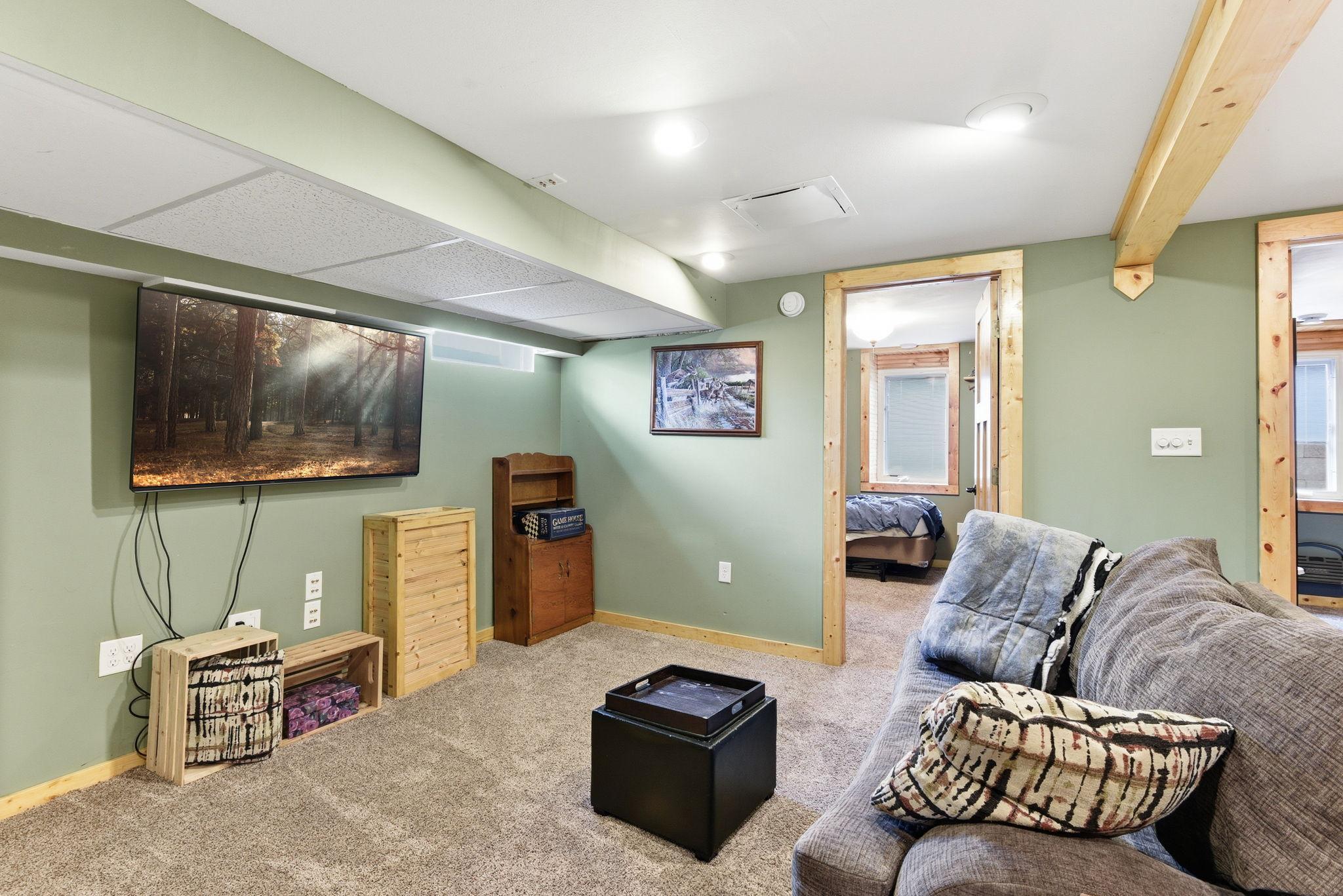 25-web-or-mls-1030-Kenneth-St-25.jpg