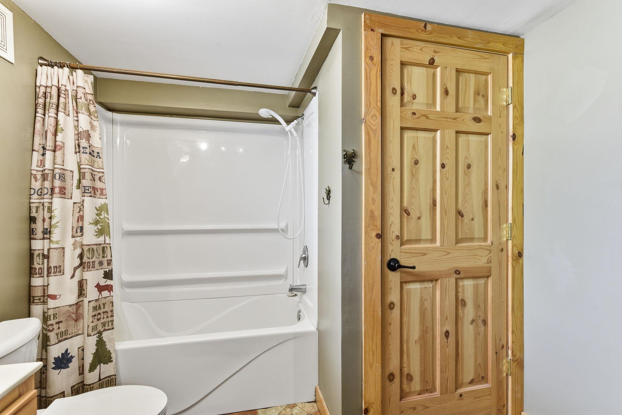 32-web-or-mls-1030-Kenneth-St-32.jpg