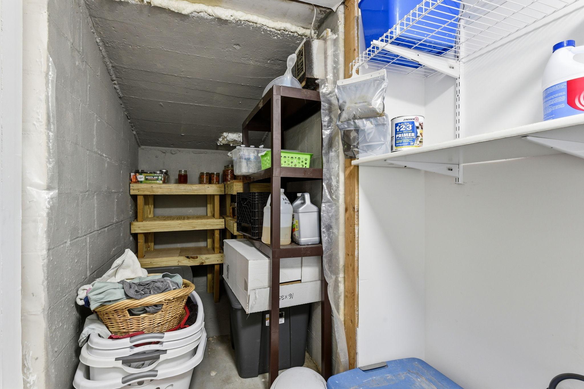 30-web-or-mls-1030-Kenneth-St-30.jpg