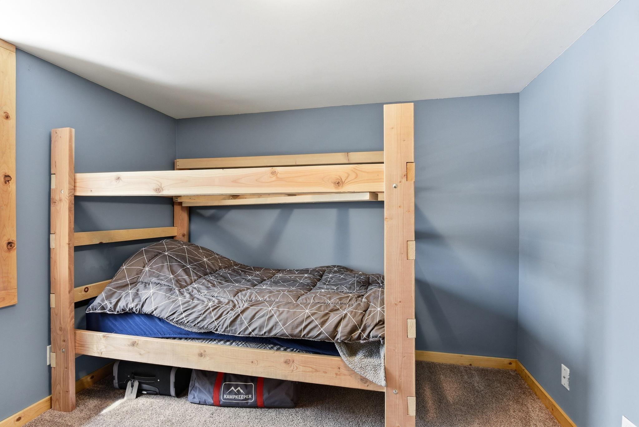 33-web-or-mls-1030-Kenneth-St-33.jpg