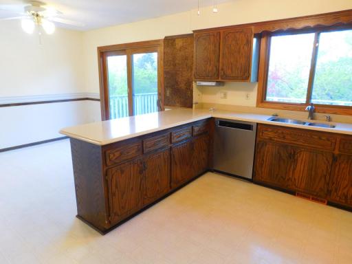 931 Dawn Avenue, Saint Paul, MN 55126