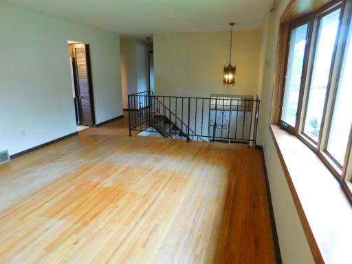 931 Dawn Avenue, Saint Paul, MN 55126