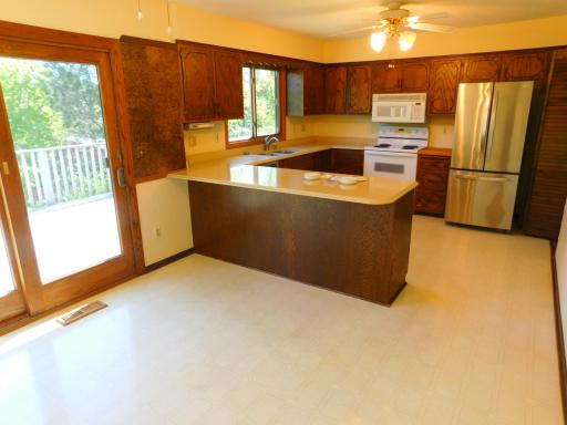 931 Dawn Avenue, Saint Paul, MN 55126