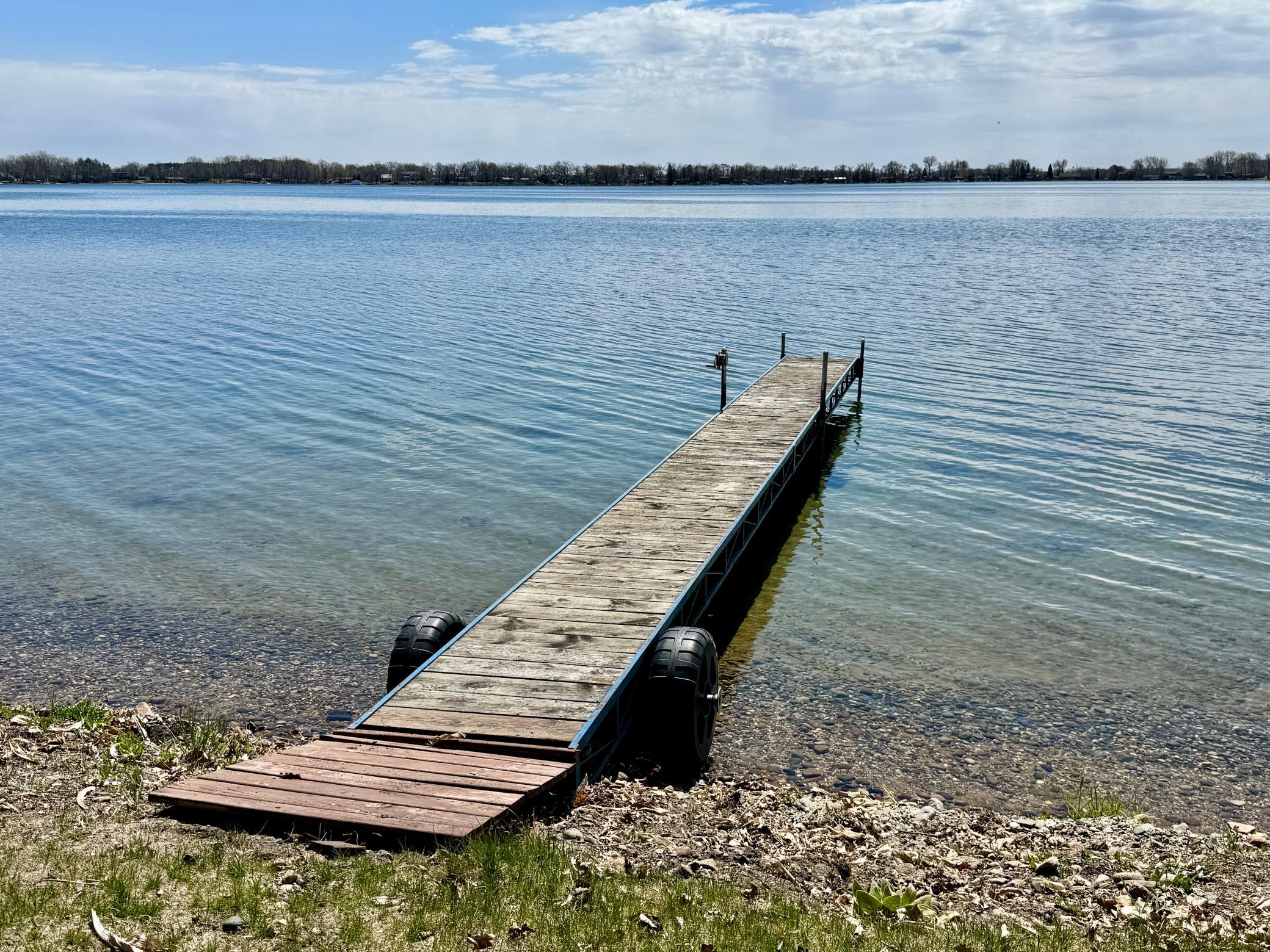 2-80' lakefrontage lot with excellent swimming.jpg