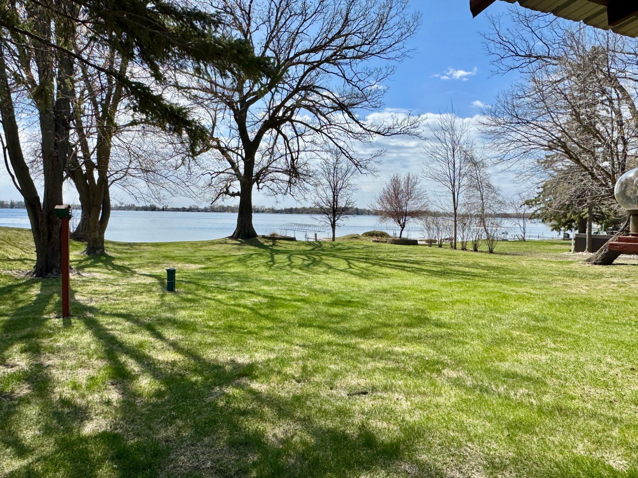 4-Level lakeside yard.jpg