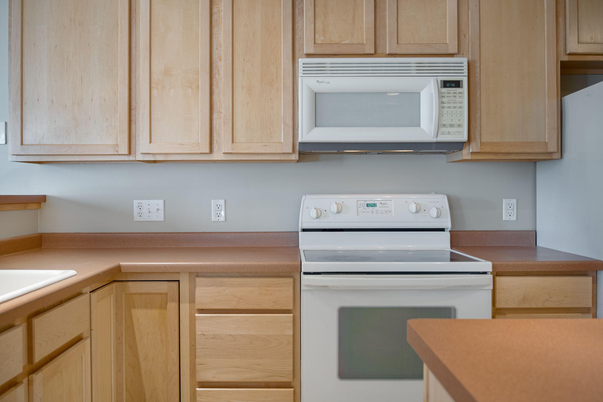 6-web-or-mls-2375 119th Cir NE06.jpg