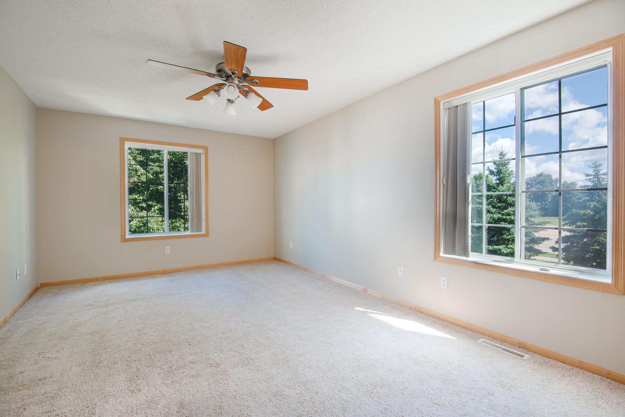 9-web-or-mls-2375 119th Cir NE09.jpg