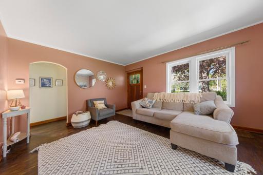 830 Mcknight Road N, Saint Paul, MN 55119