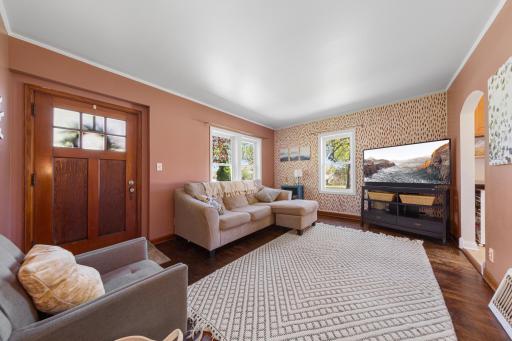 830 Mcknight Road N, Saint Paul, MN 55119