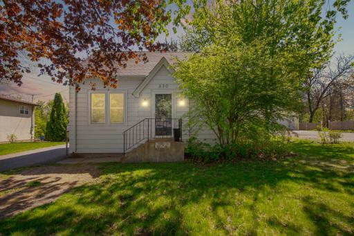 830 Mcknight Road N, Saint Paul, MN 55119