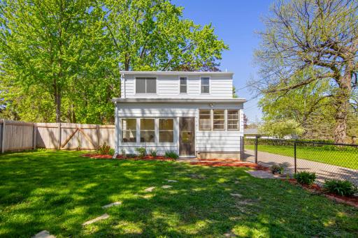 830 Mcknight Road N, Saint Paul, MN 55119